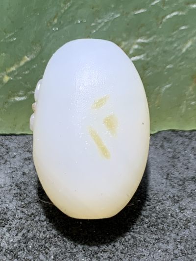 精美亚光高玉化海洋玉髓手工俏色巧雕蝴蝶随形桶珠一个！ 精美亚光高玉化海洋玉髓手工俏色巧雕蝴蝶随形桶珠一个！