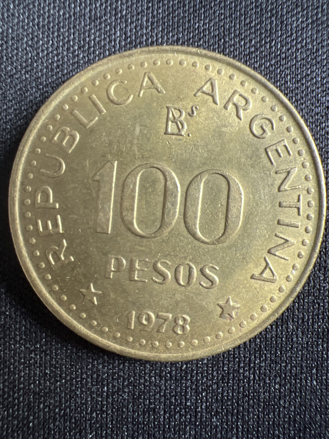 泡泡堂微拍第157幕硬币捡漏可累计专场👿👿，累计满二十元包邮，接受代拍业务 阿根廷100比索