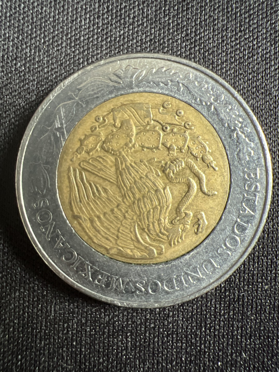 泡泡堂微拍第157幕硬币捡漏可累计专场👿👿，累计满二十元包邮，接受代拍业务 墨西哥5比索双色