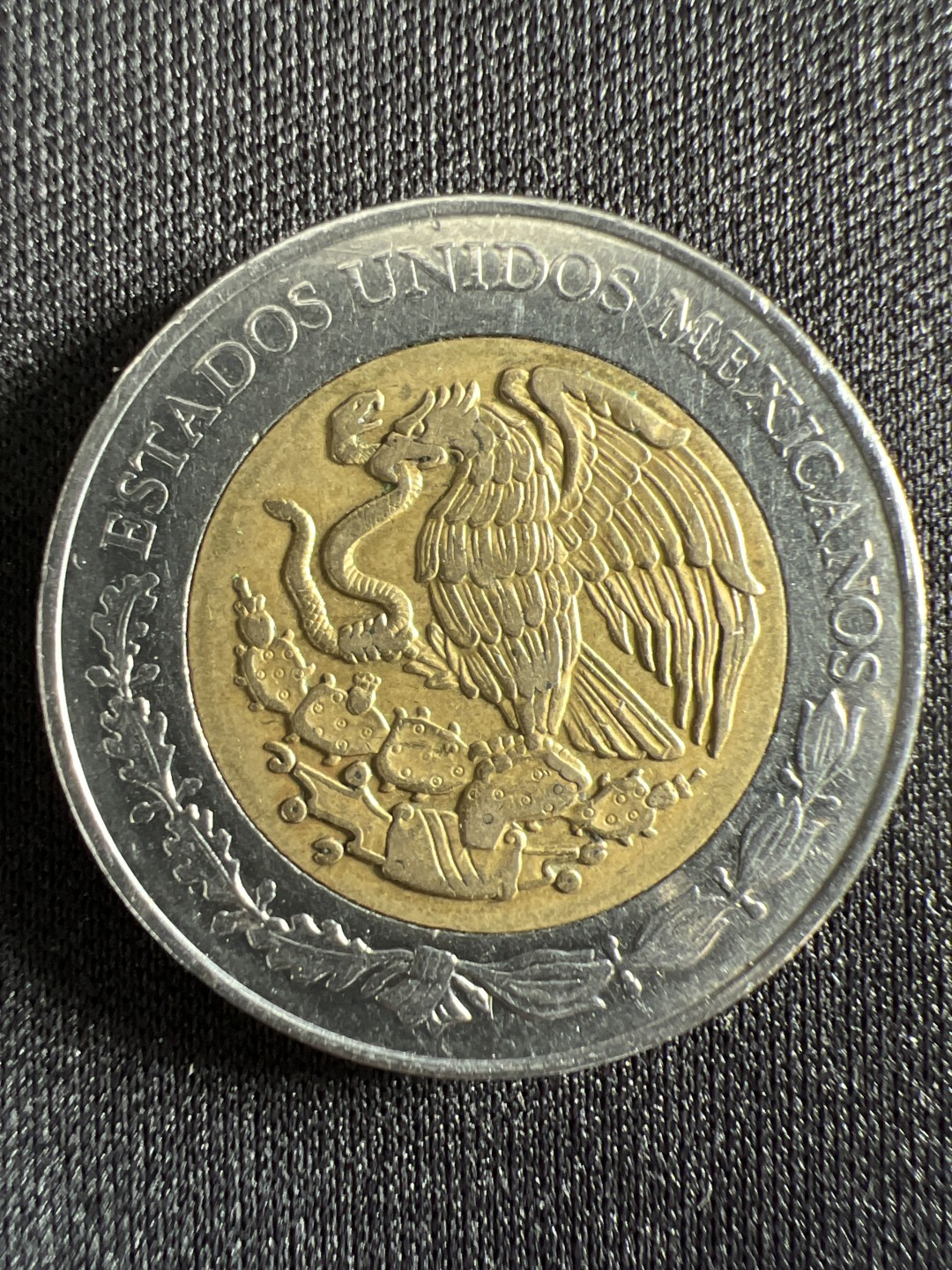 泡泡堂微拍第157幕硬币捡漏可累计专场👿👿，累计满二十元包邮，接受代拍业务 墨西哥5比索双色纪念币