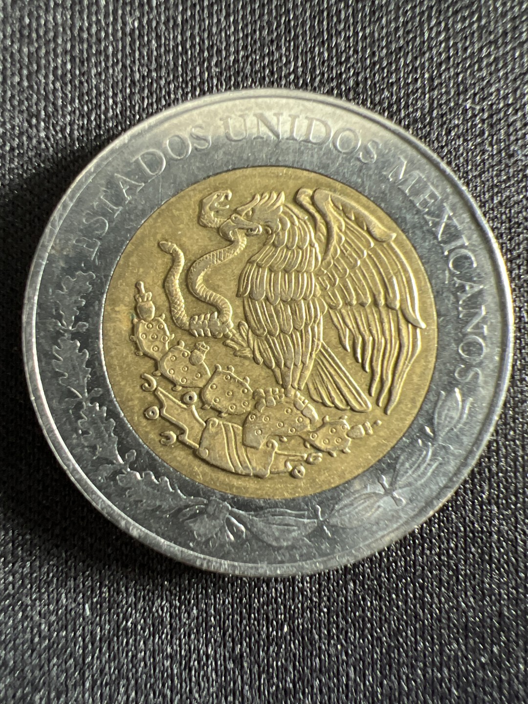 泡泡堂微拍第157幕硬币捡漏可累计专场👿👿，累计满二十元包邮，接受代拍业务 墨西哥5比索双色纪念币