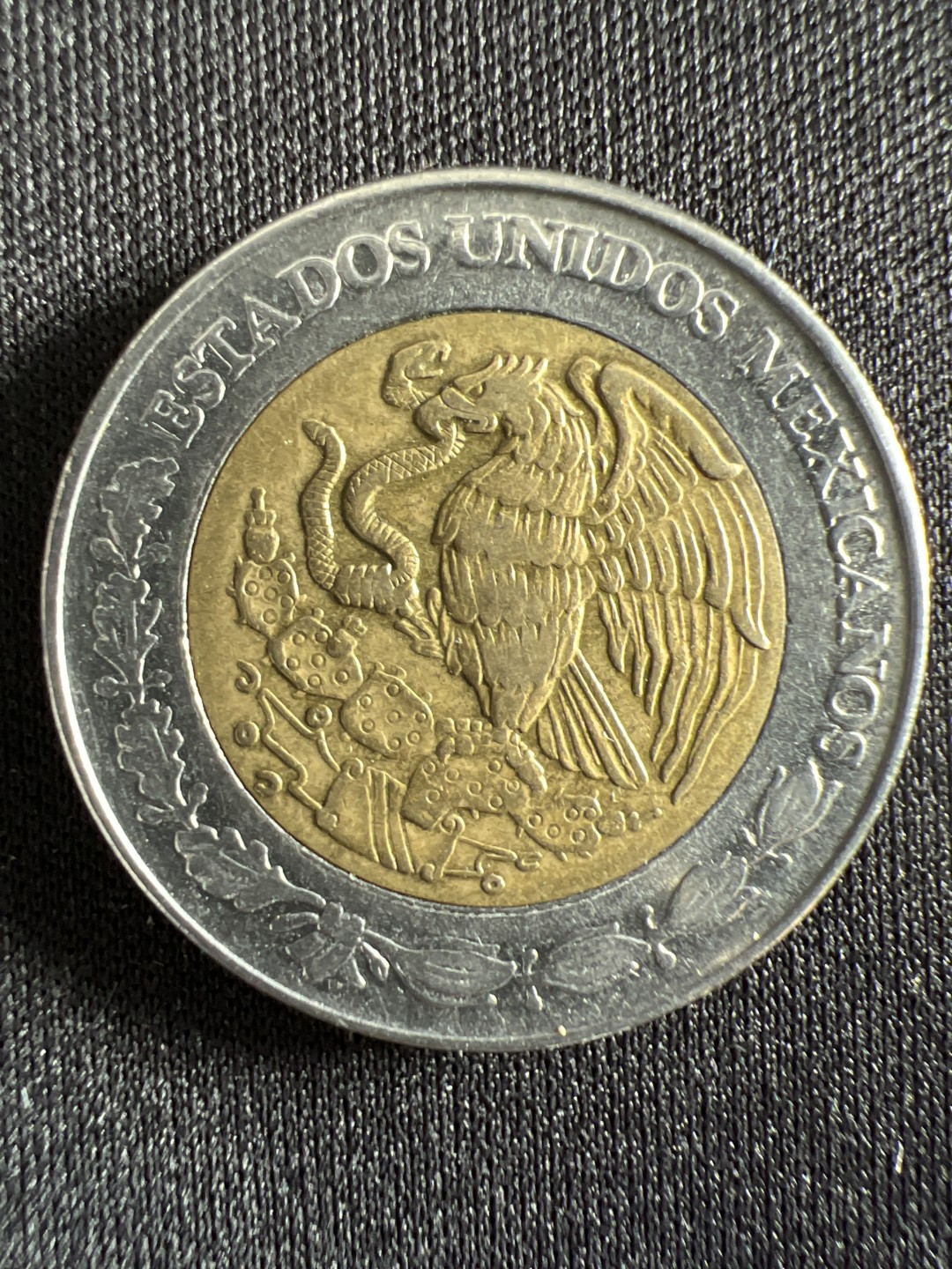 泡泡堂微拍第157幕硬币捡漏可累计专场👿👿，累计满二十元包邮，接受代拍业务 墨西哥5比索双色纪念币