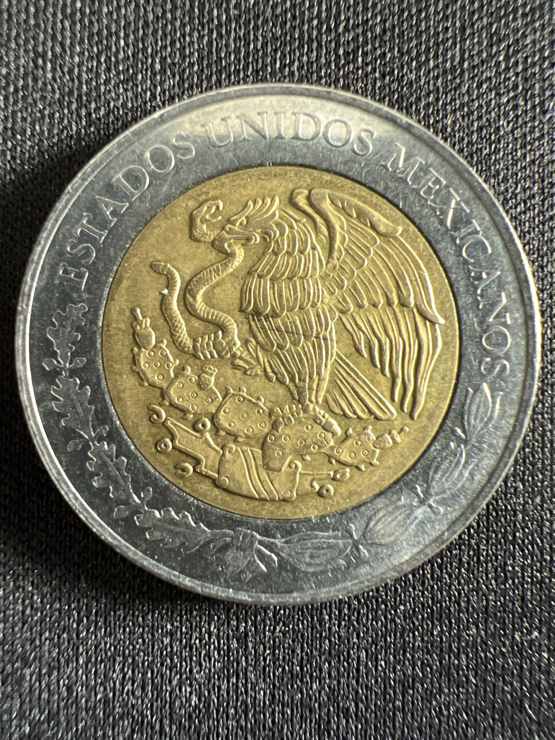 泡泡堂微拍第157幕硬币捡漏可累计专场👿👿，累计满二十元包邮，接受代拍业务 墨西哥5比索双色纪念币