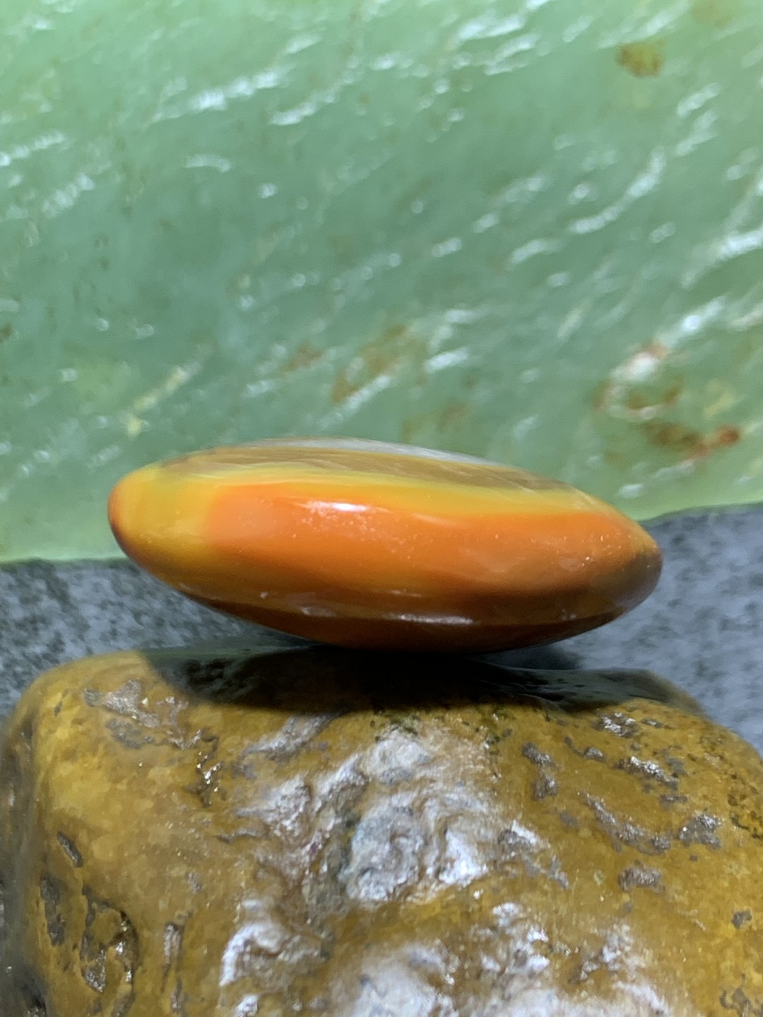精美战国红玛瑙笑口常开象形吊坠一个，