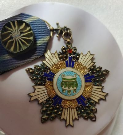 宝鼎勋章 宝鼎勋章