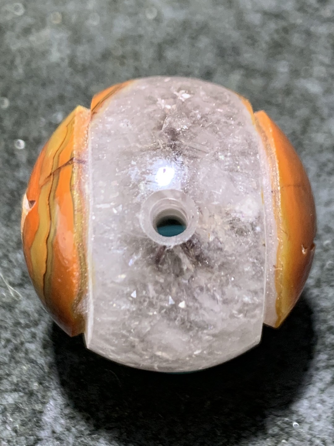 精美冰飘战国红玛瑙手工俏色巧雕连中三元圆珠一个