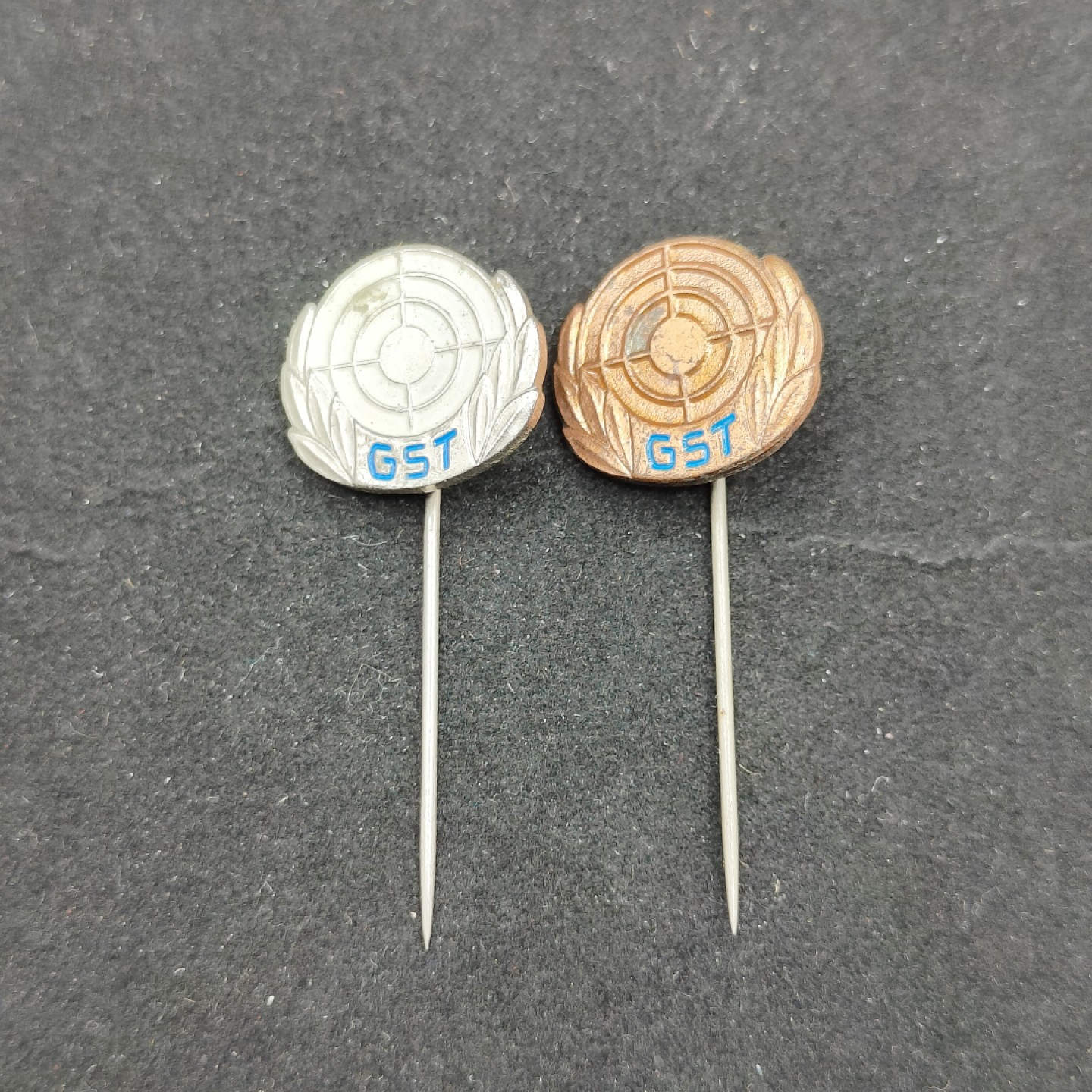 全场0元起拍 第57期 咸鱼国勋章拍卖专场 5月21日（周日）下午6：00开始 东德gst射击奖章一组