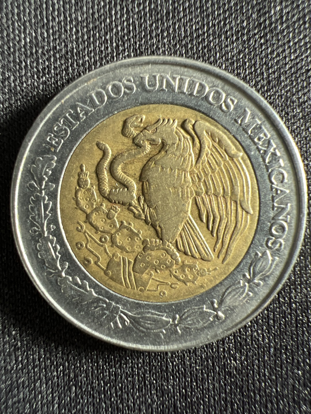 泡泡堂微拍第157幕硬币捡漏可累计专场👿👿，累计满二十元包邮，接受代拍业务 墨西哥2比索双色纪念币