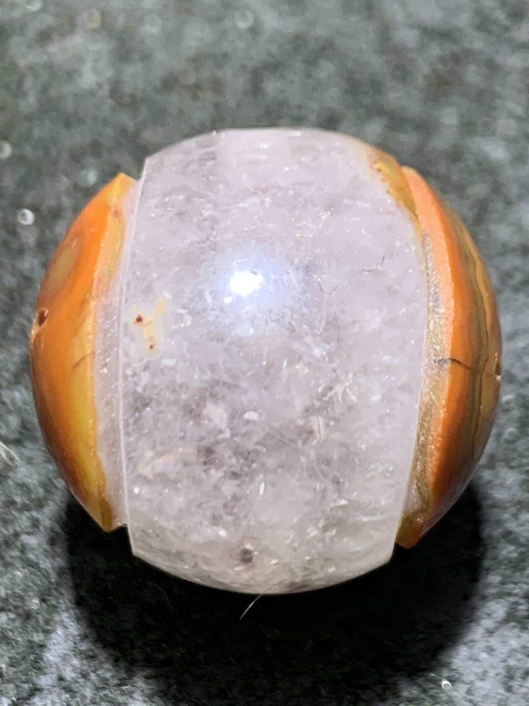 精美冰飘战国红玛瑙手工俏色巧雕连中三元圆珠一个