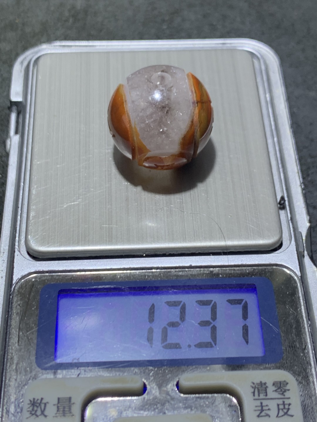 精美冰飘战国红玛瑙手工俏色巧雕连中三元圆珠一个