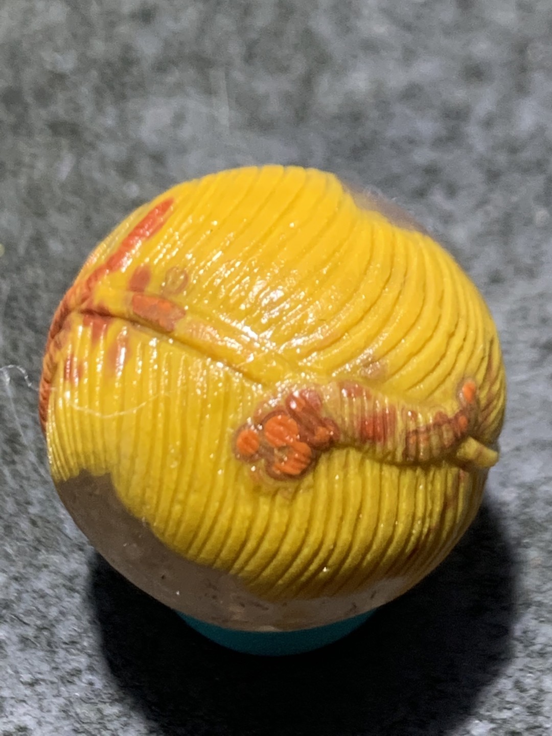 精美冰飘亚光战国红玛瑙手工俏色巧雕春蚕珠一个，