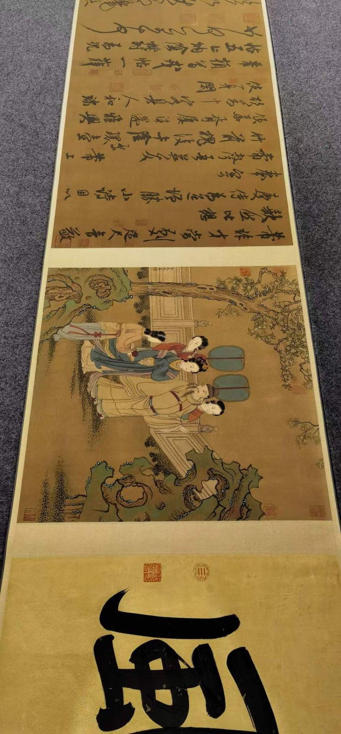 重华宫收录米芾绢本《十帖合卷》。米芾(1051年-1107年)，初名黻，后改芾，字元章，北宋书法家，与蔡襄、苏轼、黄庭坚合称“宋四家”。