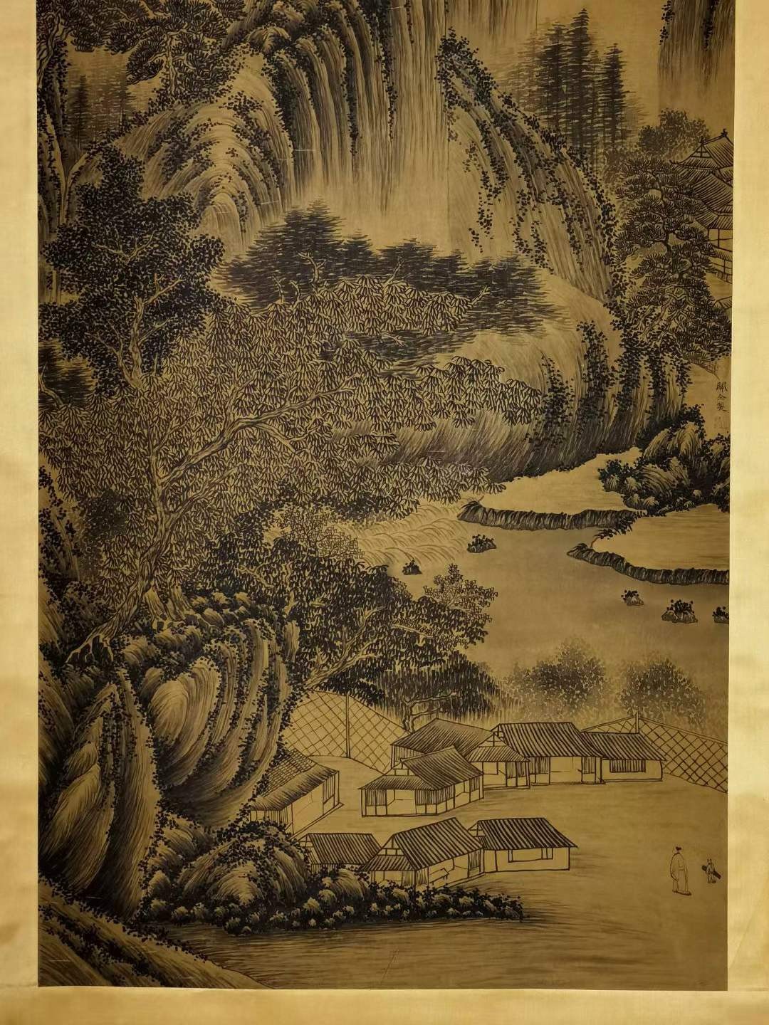 关仝大六尺珍品绢本山水图。关仝（约907-960年），京兆长安人。五代时期杰出画家，与荆浩、董源、巨然并称“四大山水画家”。