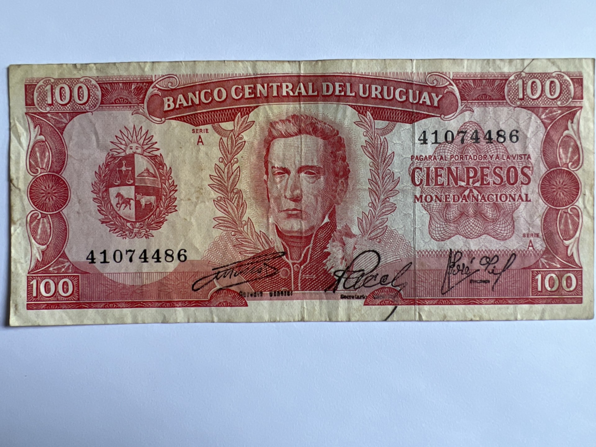 泡泡堂微拍第163幕纸币捡漏可累计专场👿👿，累计满二十元包邮，接受代拍业务 乌拉圭100比索