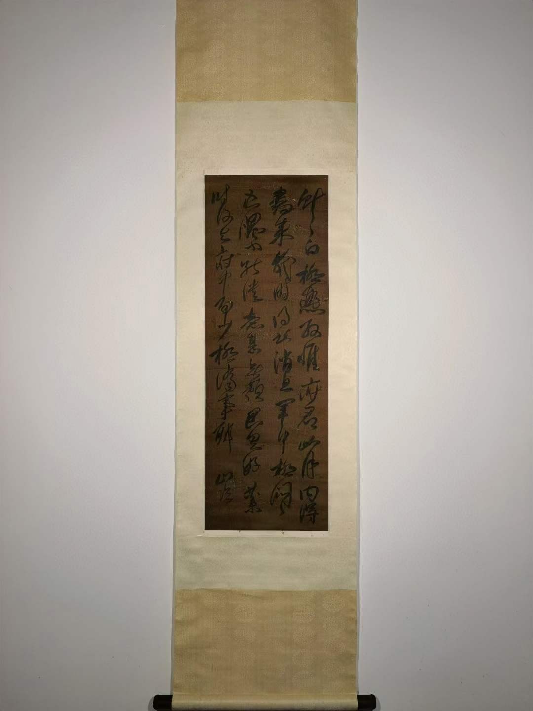 傅山绢本书法立轴，总长224宽48，画芯95宽33。傅山（1607年~1684年），初名鼎臣，明清时期道家思想家、书法家、医学家。