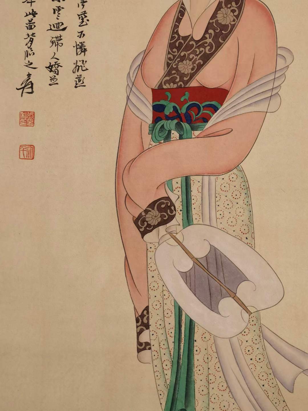 张大千纸本仕女图。张大千（1899年5月10日—1983年4月2日），四川省内江市人，原名正权，后改名爰，中国近现代国画家。