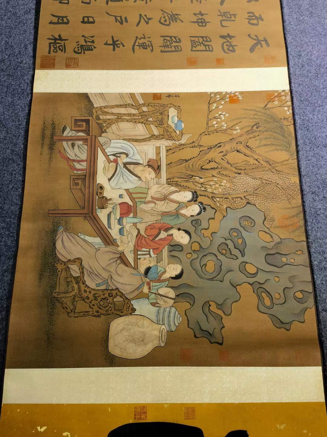 赵孟頫（1254－1322），字子昂，汉族，号松雪道人，又号水晶宫道人、鸥波，中年曾署孟俯。南宋晚期至元朝初期官员、书法家、画家、诗人。