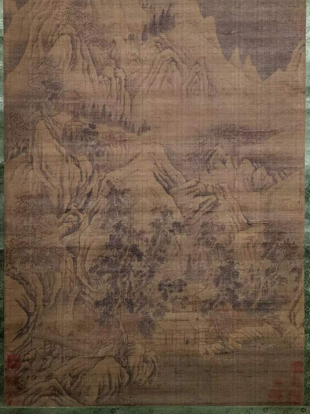 吴道子绢本《买鱼沽酒图》立轴。吴道子（约680年—759年），又名道玄，唐代著名画家，画史尊称画圣。