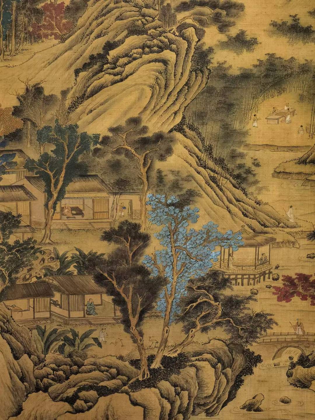 赵雍绢本大六尺立轴。（1289年－1369年），字仲穆，吴兴（今浙江湖州）人。元代书画家。赵孟頫之子。擅山水，尤精人物鞍马，亦作界画。