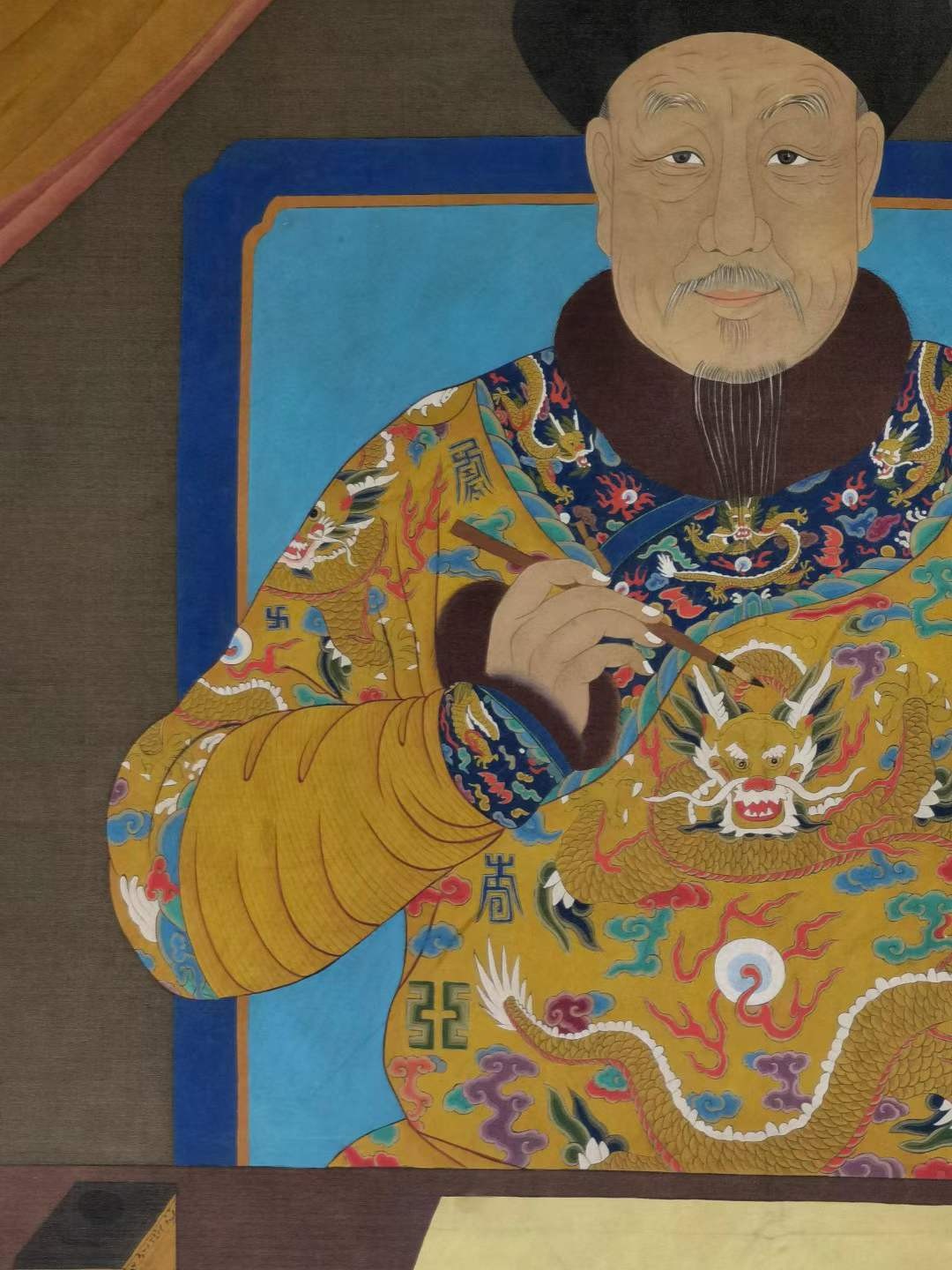郎世宁珍品绢本爱新觉罗·皇太极像。郎世宁（1688.7.19-1766.7.16），入皇宫任宫廷画家，为清代宫廷十大画家之一。