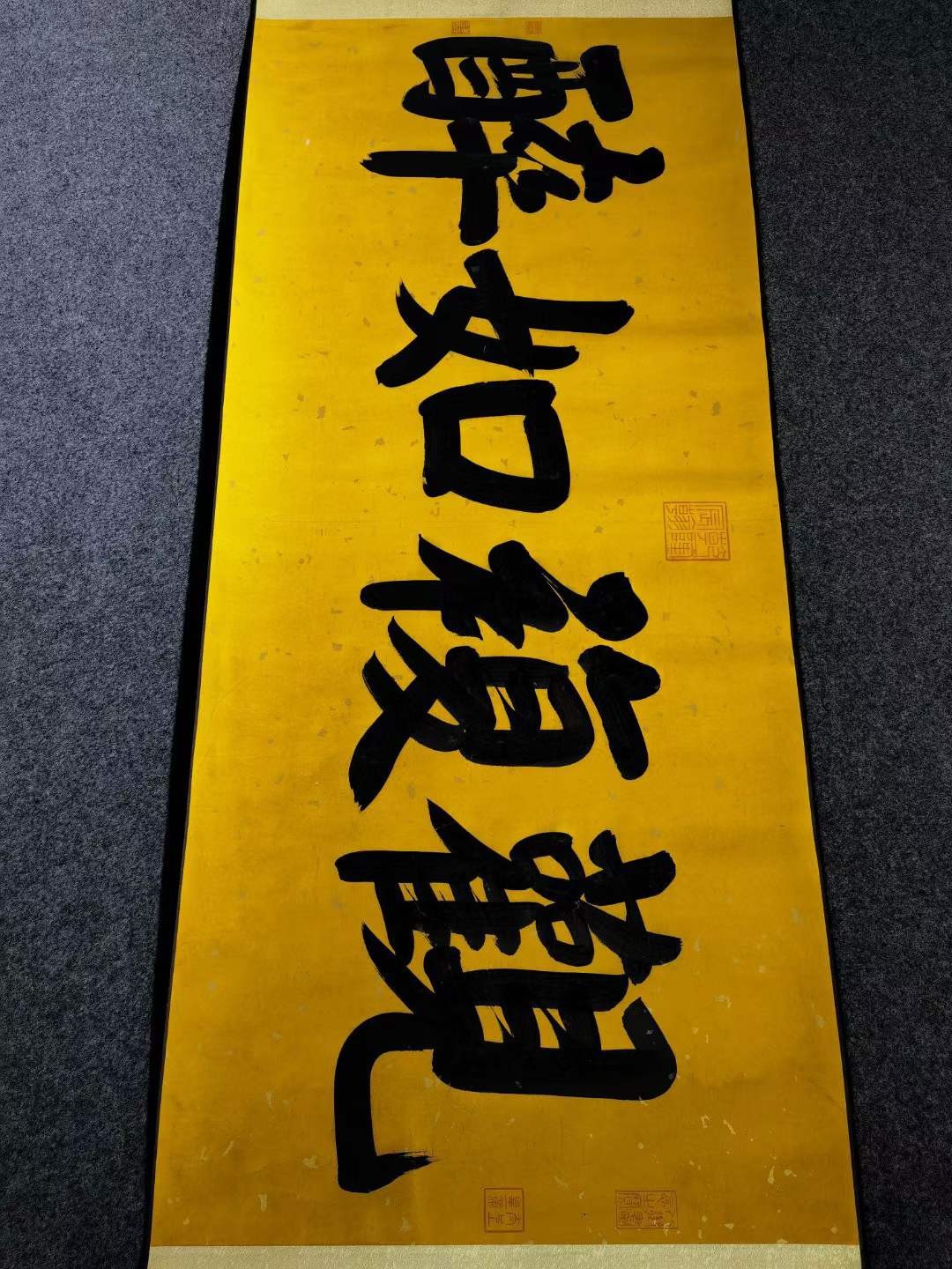 赵孟頫（1254－1322），字子昂，汉族，号松雪道人，又号水晶宫道人、鸥波，中年曾署孟俯。南宋晚期至元朝初期官员、书法家、画家、诗人。