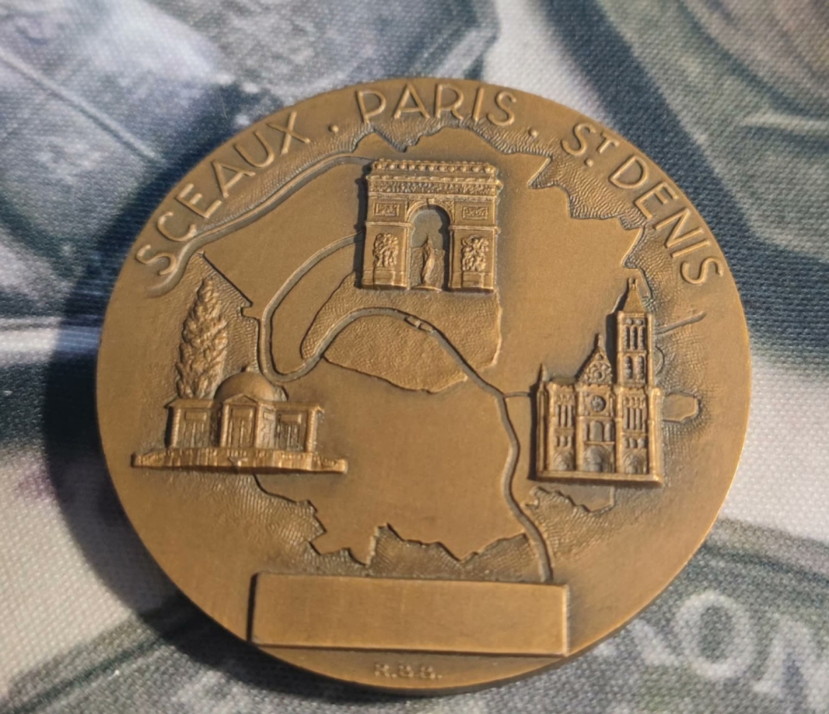 五月清仓会 周五九点结拍 巴黎三景铜章