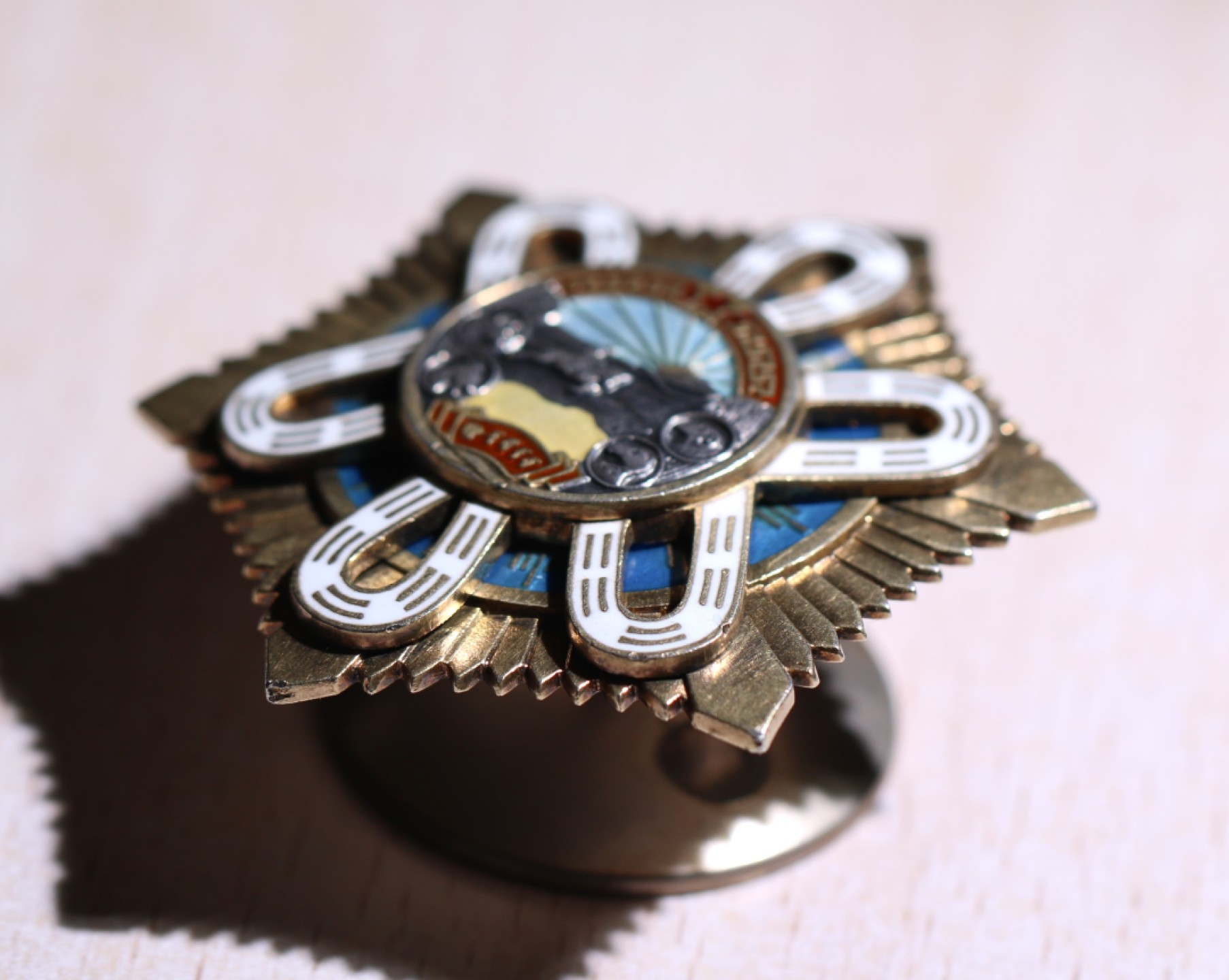 大猫徽章拍卖第224期 蒙古🇲🇳北极星勋章 老蒙文版 好品 有一处微小剥皮