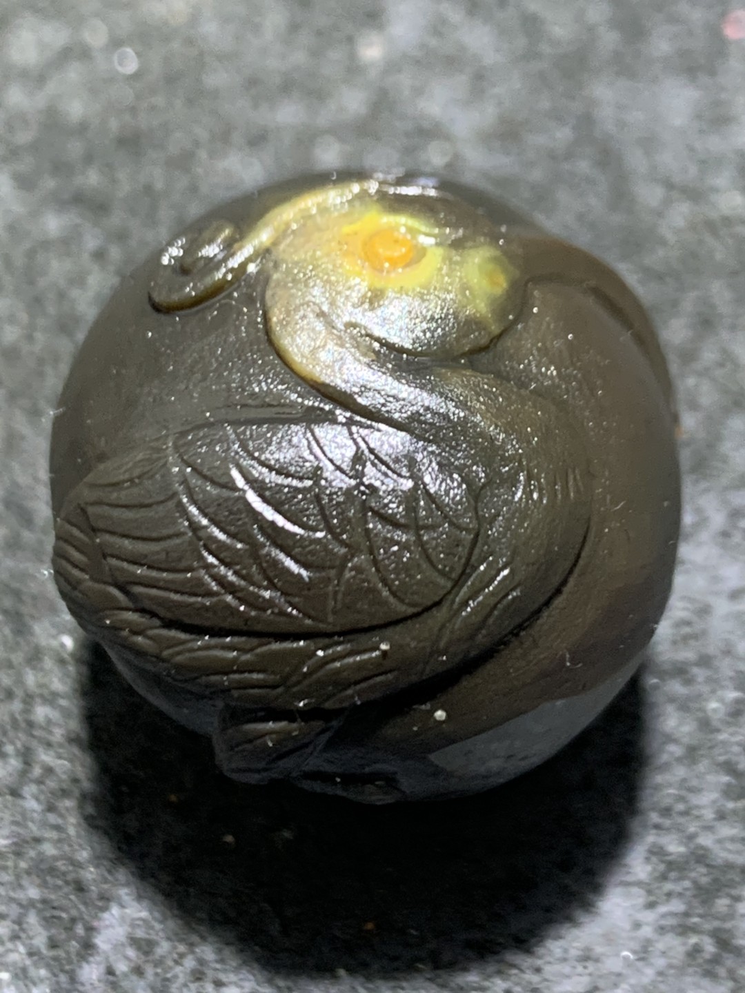 精美冰飘亚光战国红玛瑙手工俏色巧雕苍鹭随形珠一颗