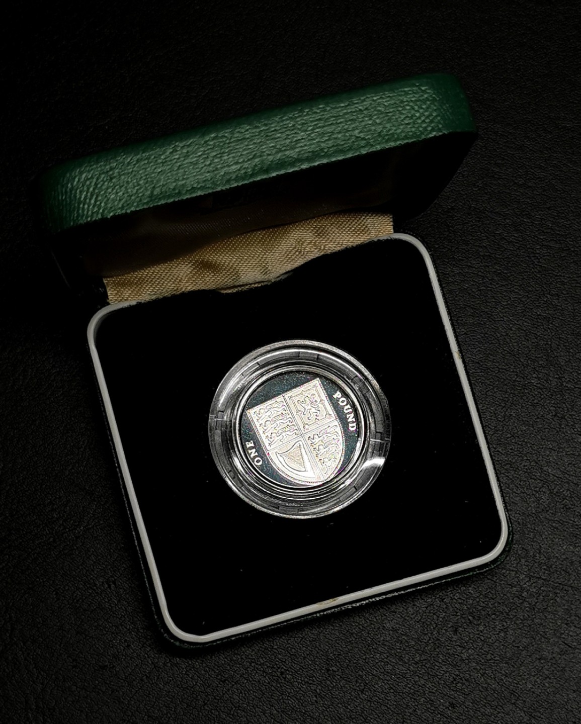 凡希社世界钱币微拍第二百三十九期 2008英国加厚一镑银币原盒全品！