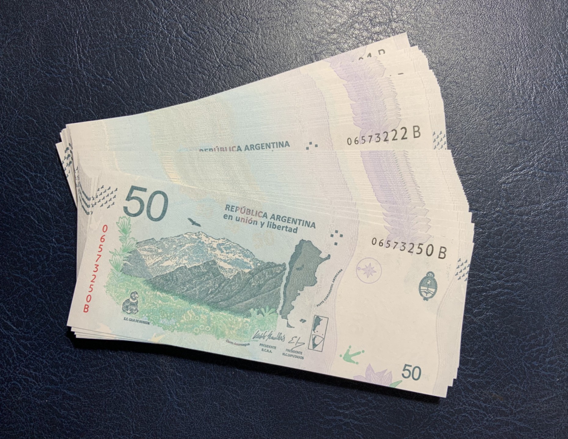 收藏联盟Quantum Auction 第260期拍卖  阿根廷2018年50比索50连号 品相全新UNC  安第斯秃鹰