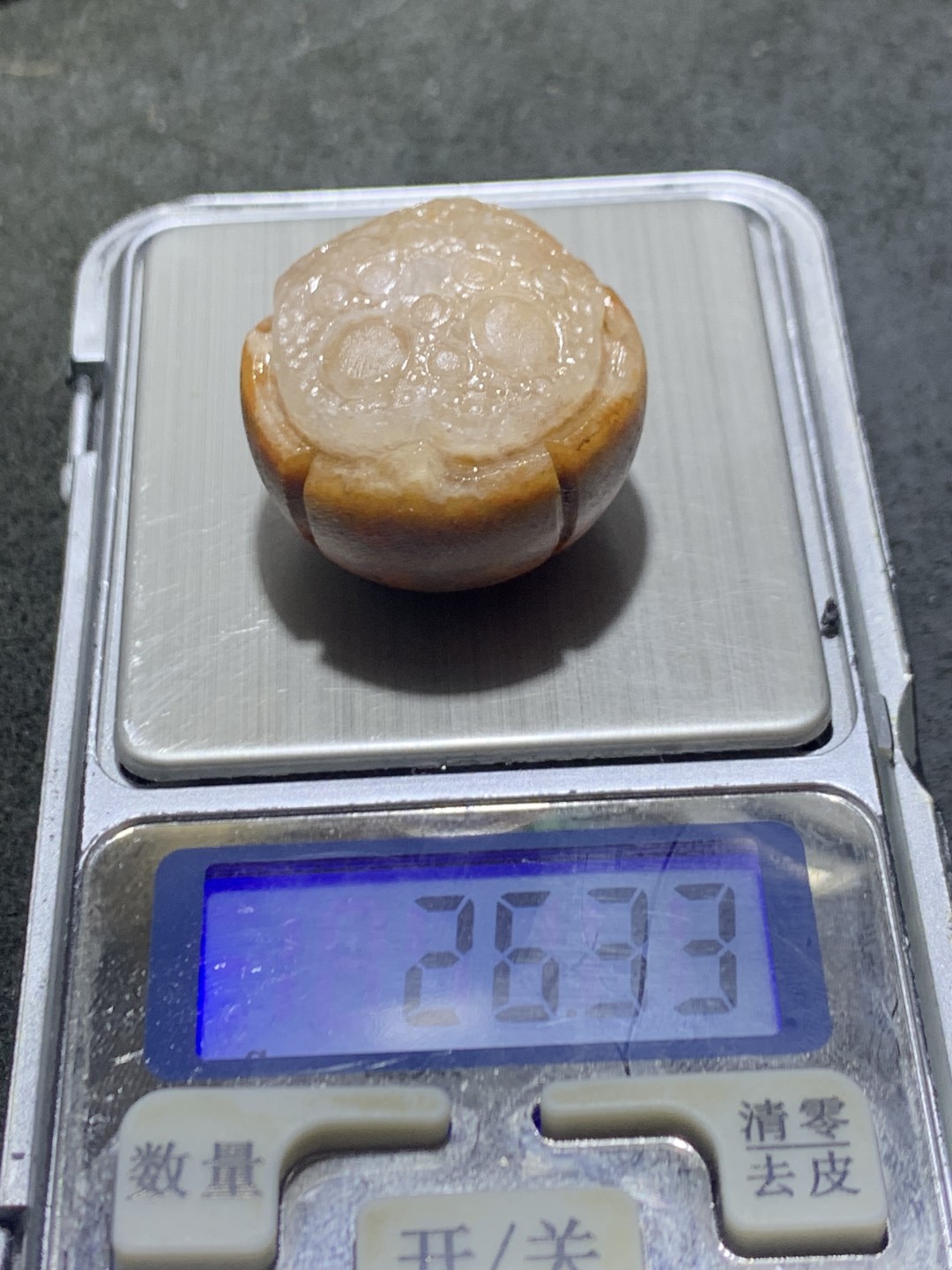 精美亚光冰飘战国红玛瑙手工雕刻莲蓬珠一个，寓意：多子多福
