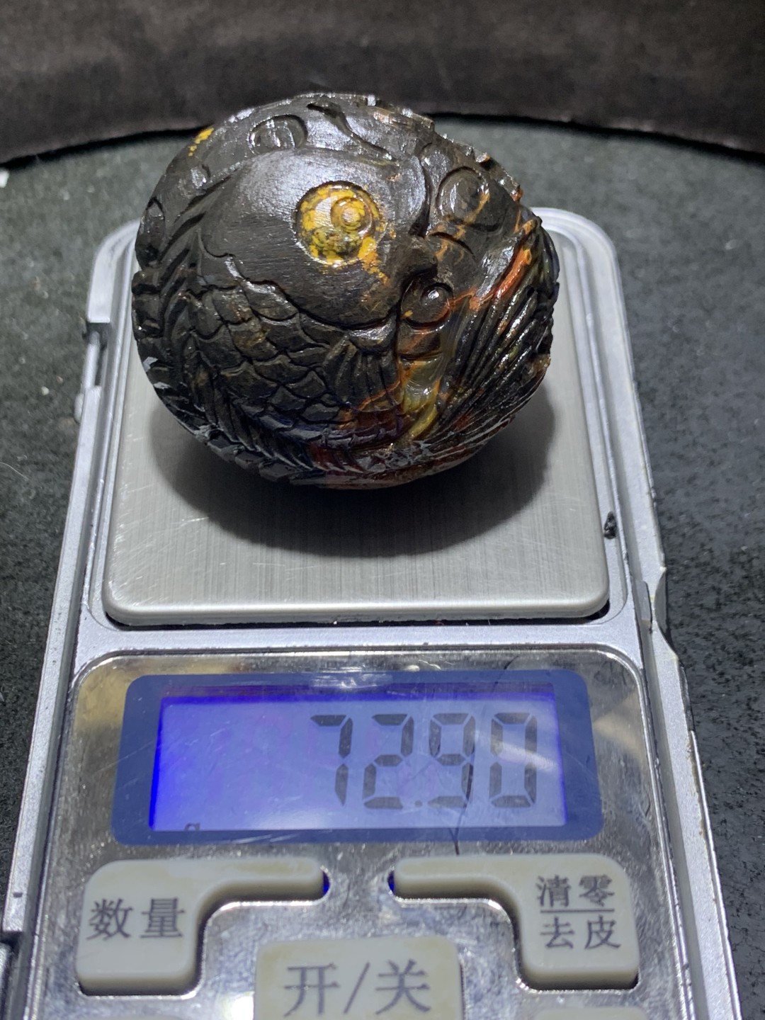 精美亚光原皮战国红玛瑙手工雕刻鱼跃龙门把件一个，