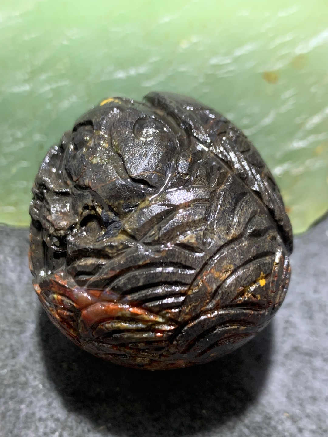精美亚光原皮战国红玛瑙手工雕刻鱼跃龙门把件一个，