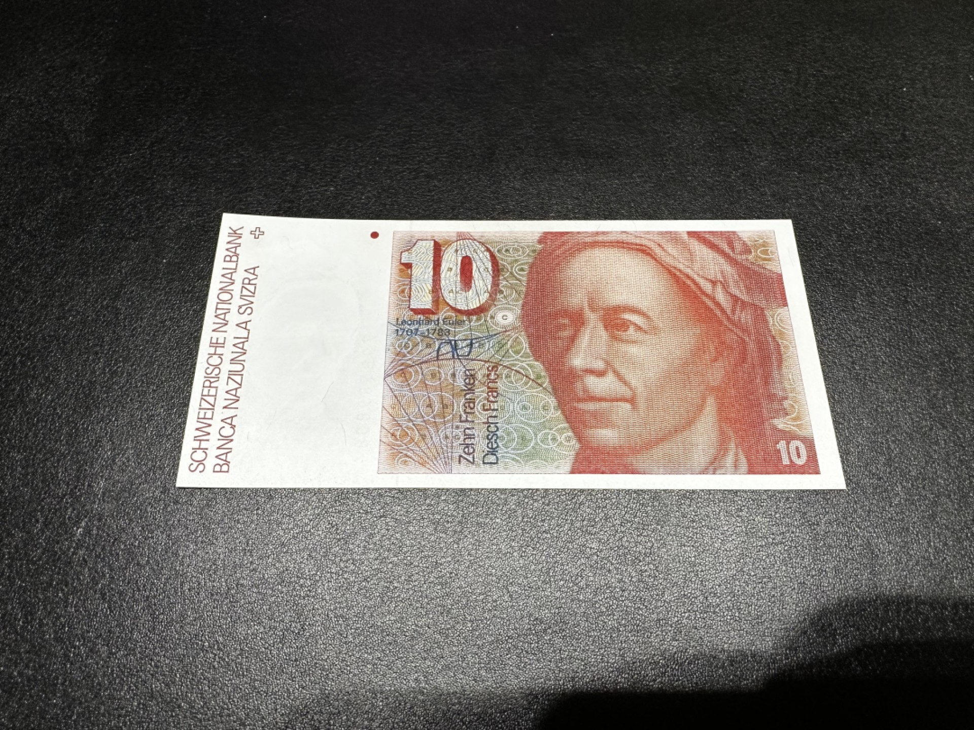 《外钞收藏家》第二百六十九期 1979年瑞士10法郎 首发年份 全新UNC