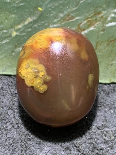 精美高玉化冻料草花纹战国红玛瑙随形珠一颗！ - 精美高玉化冻料草花纹战国红玛瑙随形珠一颗！