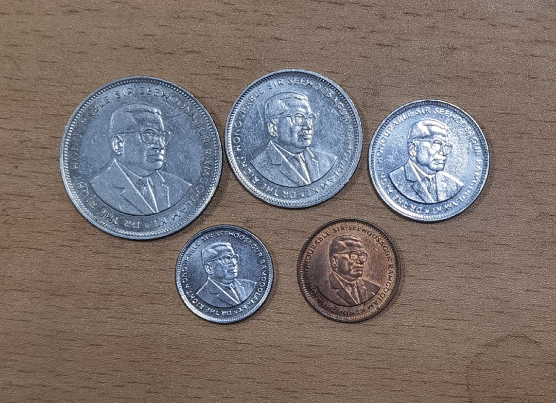 北京马甸外国币专卖微拍第九十八期，外国非贵金属纪念币，流通币专场，陆续上新，欢迎关注 毛里求斯