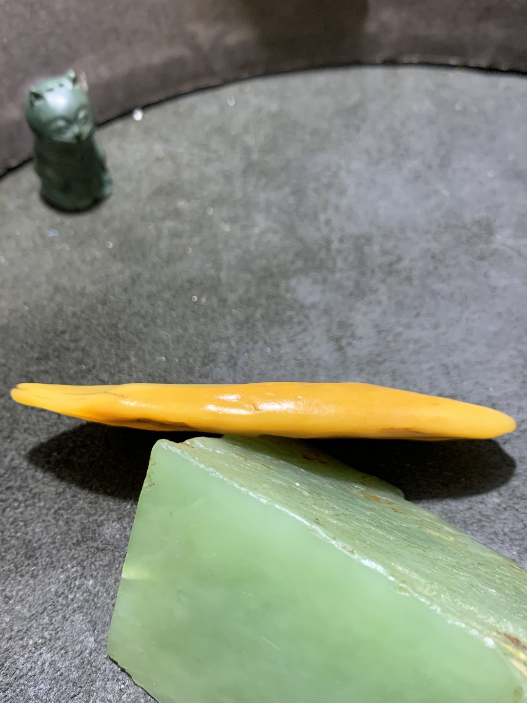 放福利！精美天然地表黄色叶形金丝玉籽料原石一块