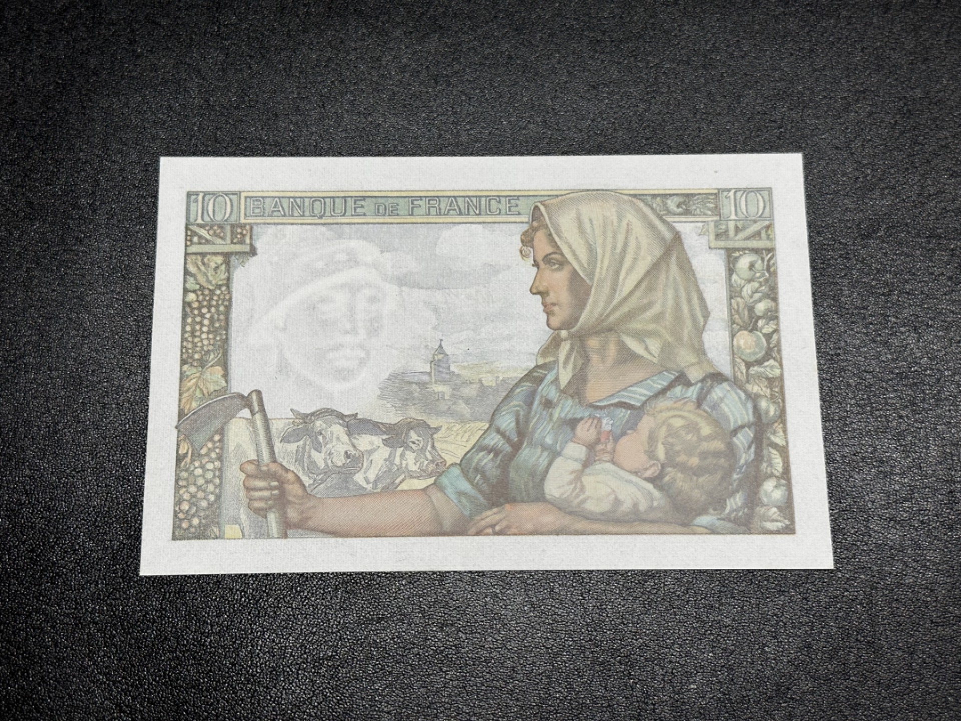 《外钞收藏家》第二百六十九期 1943年法国10法郎 全新 边上轻微潮