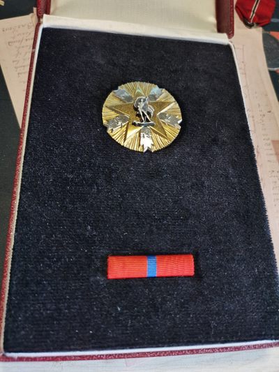 崇实勋章拍卖所（第二十五期，端午节半周年盛大拍卖） - 南斯拉夫一级团结友谊，大仿皮盒