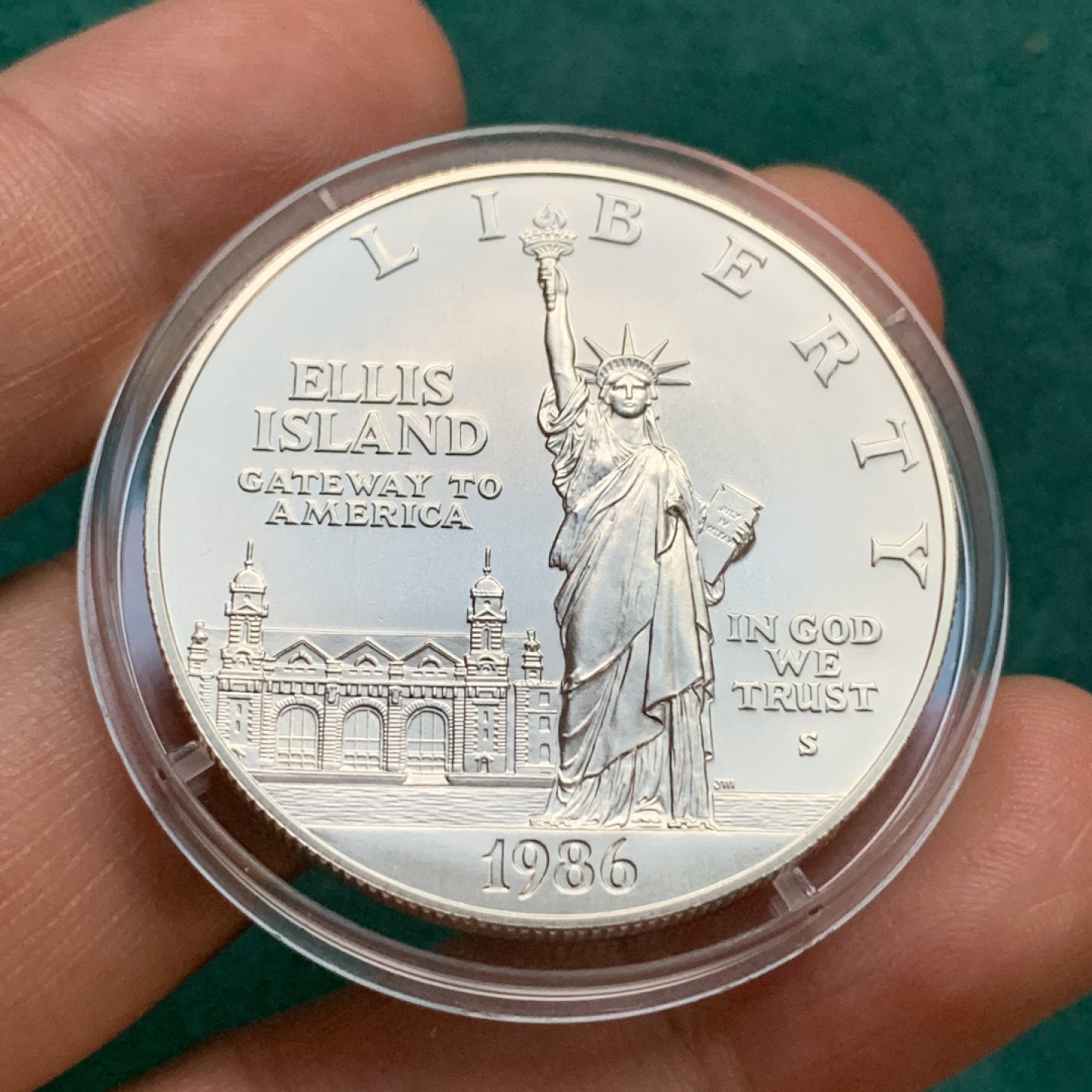 《竞宝斋》第167场-周日，周一，周四 3场 (全场包邮) 1986年 美国 精制全新 1美元 银币