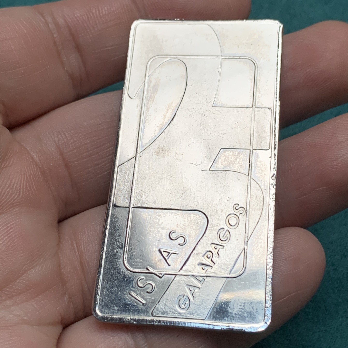 《竞宝斋》第167场-周日，周一，周四 3场 (全场包邮) 2013年加拉帕戈斯群岛海鬣蜥25科巴多长方形币，尺寸60*30*2