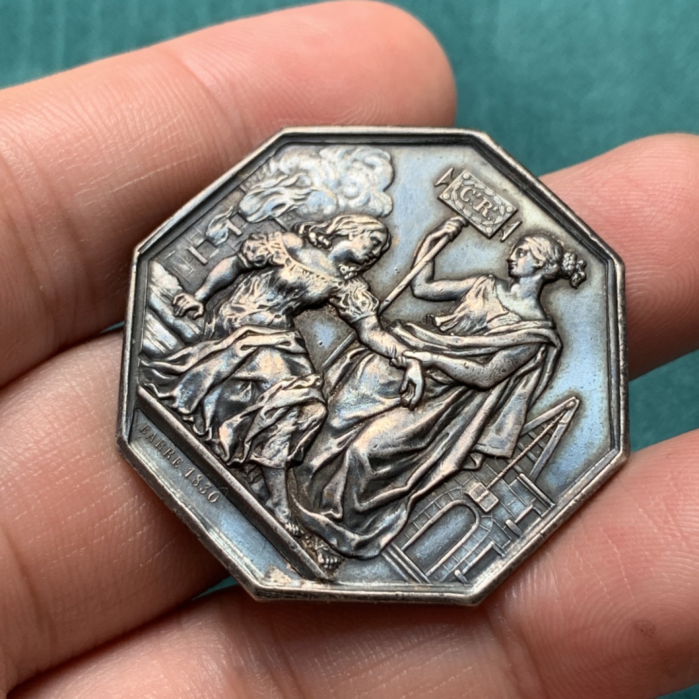 《竞宝斋》第167场-周日，周一，周四 3场 (全场包邮) 法国1832-1841 八角银质代币 jeton，火灾保险，黑古漆包浆黝黑透的美，直径36mm 重19.79g,边铭油灯早期