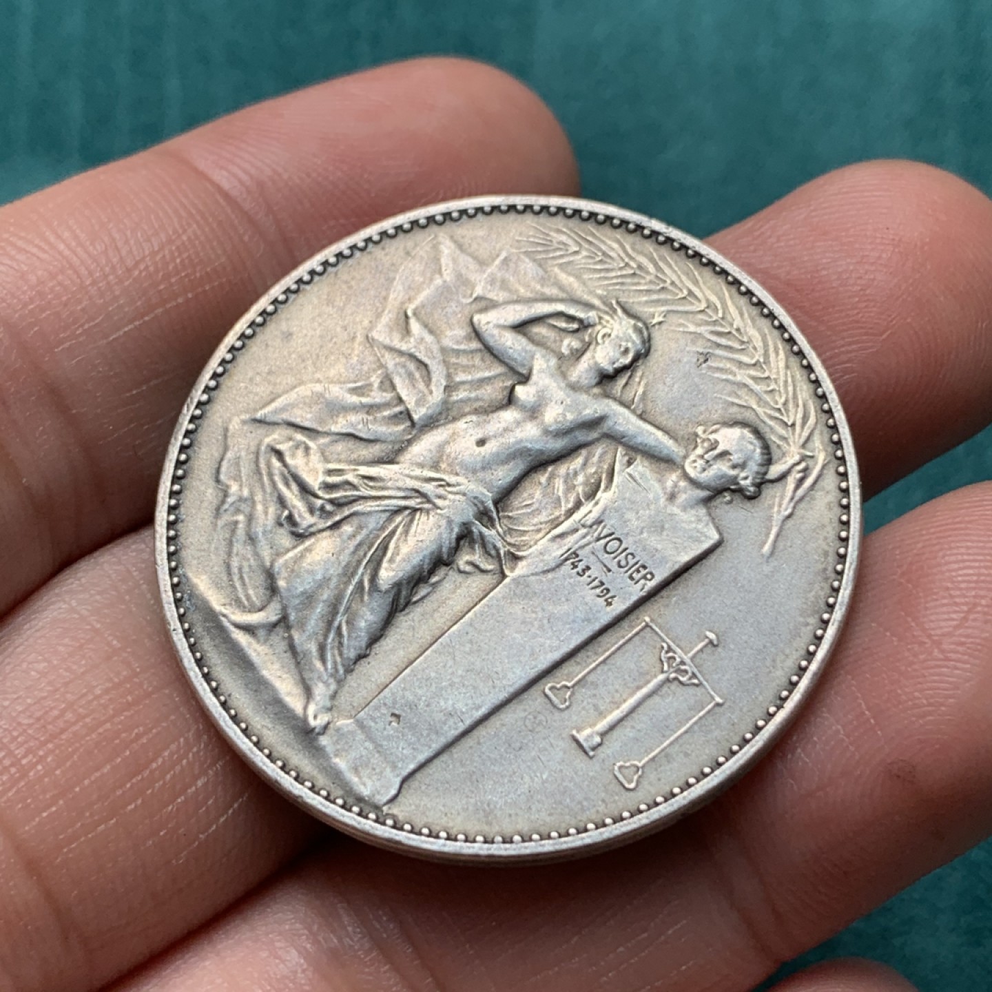 《竞宝斋》第167场-周日，周一，周四 3场 (全场包邮) 法国1936 圆jeton银，化学工业联合，底板丝滑，边铭AR，直径37mm，重24.16g