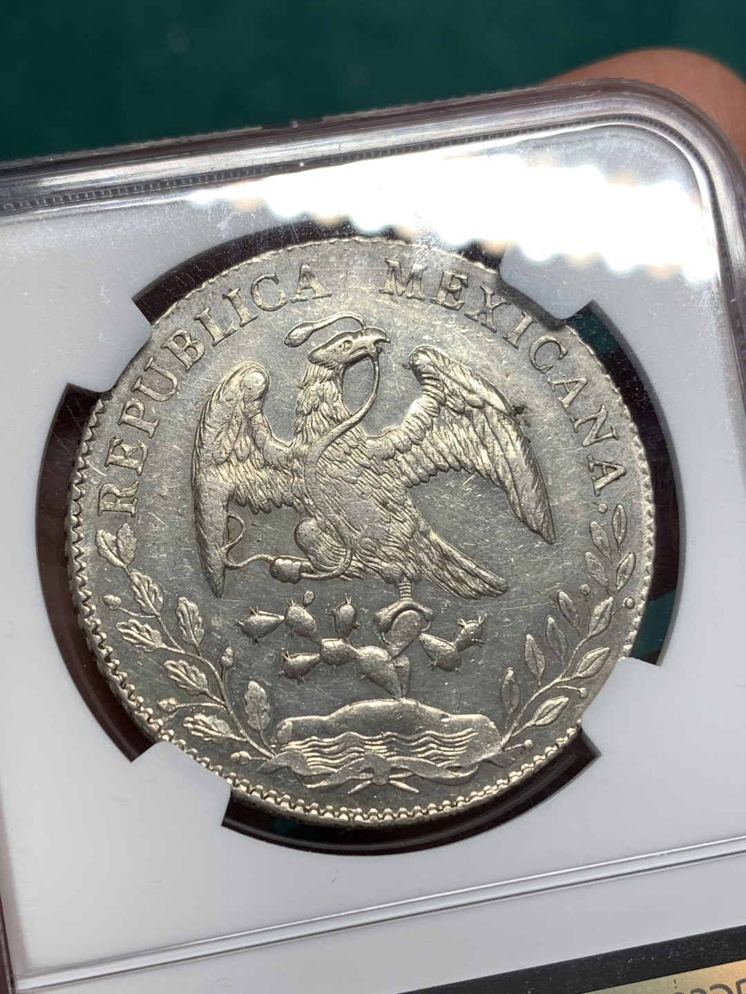 《竞宝斋》第167场-周日，周一，周四 3场 (全场包邮) NGC-MS61 墨西哥 1886 8瑞尔 花边鹰洋 银币 底板很不错 光度很足