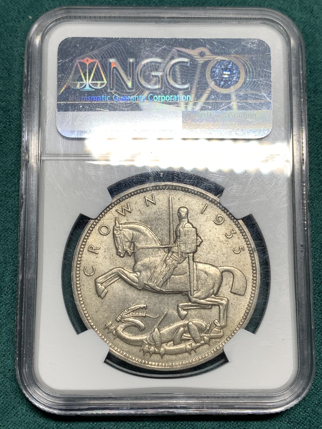 《竞宝斋》第167场-周日，周一，周四 3场 (全场包邮) 高级分数 NGC-MS65 英国 1935年木马剑克朗银币 铁灰色欧洲包浆 65分已经很难了