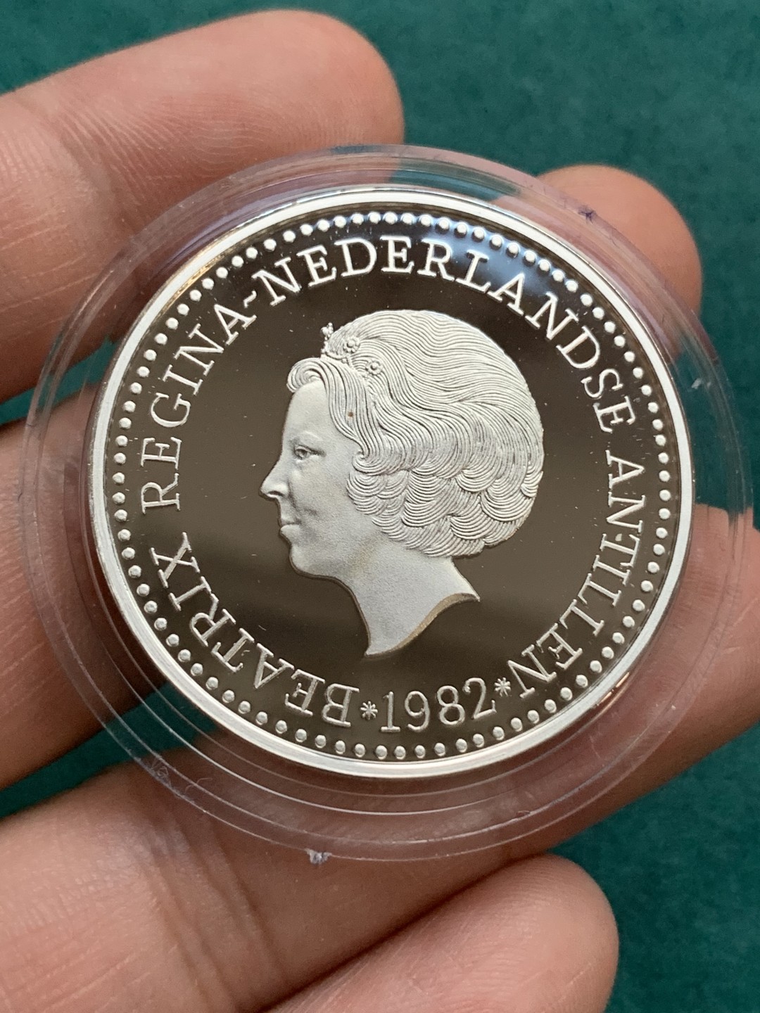 《竞宝斋》第167场-周日，周一，周四 3场 (全场包邮) 原盒荷属安德烈斯1982年50盾精制大银币。925银，直径38mm，重量25g