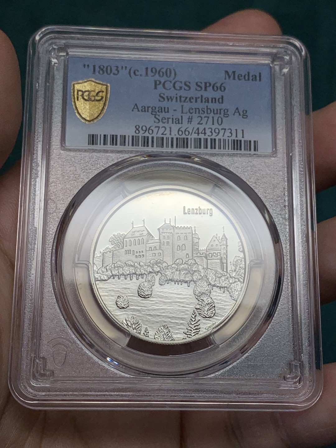 《竞宝斋》第167场-周日，周一，周四 3场 (全场包邮) PCGS-SP66 1960年瑞士 阿尔高射击节 银章 精致工艺 景观设计 很漂亮 背面右侧支撑脚小裂