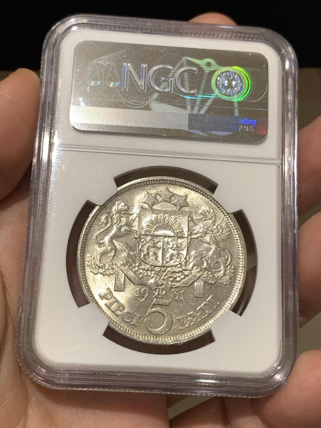 《竞宝斋》第167场-周日，周一，周四 3场 (全场包邮) NGC-MS62 拉脱维亚 1931年5拉特美女大银币 带点包浆 外拍热门品种 价格洼地