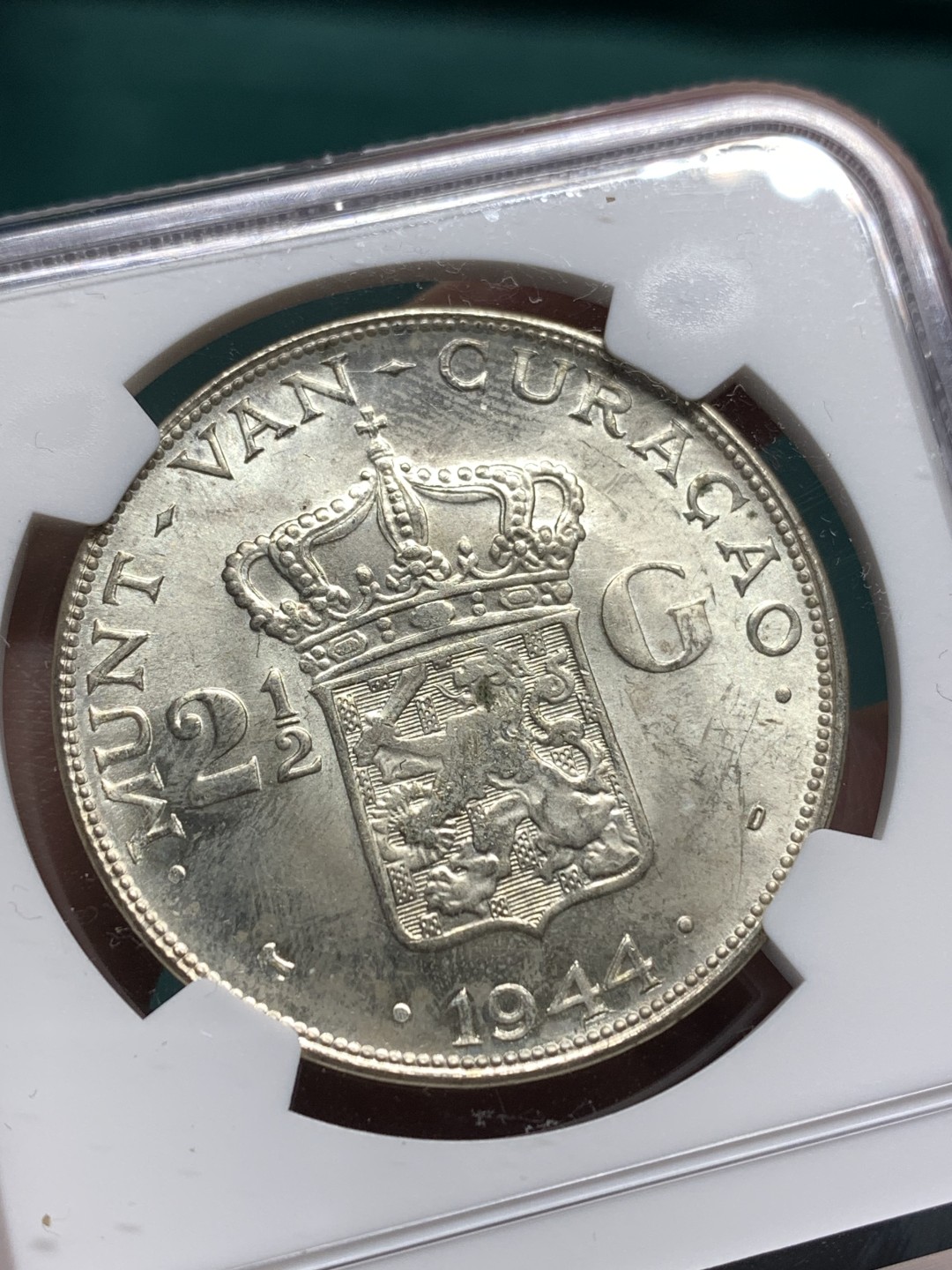 《竞宝斋》第167场-周日，周一，周四 3场 (全场包邮) NGC UNC 荷属库拉索 1944 威廉明娜 2.5G大银币