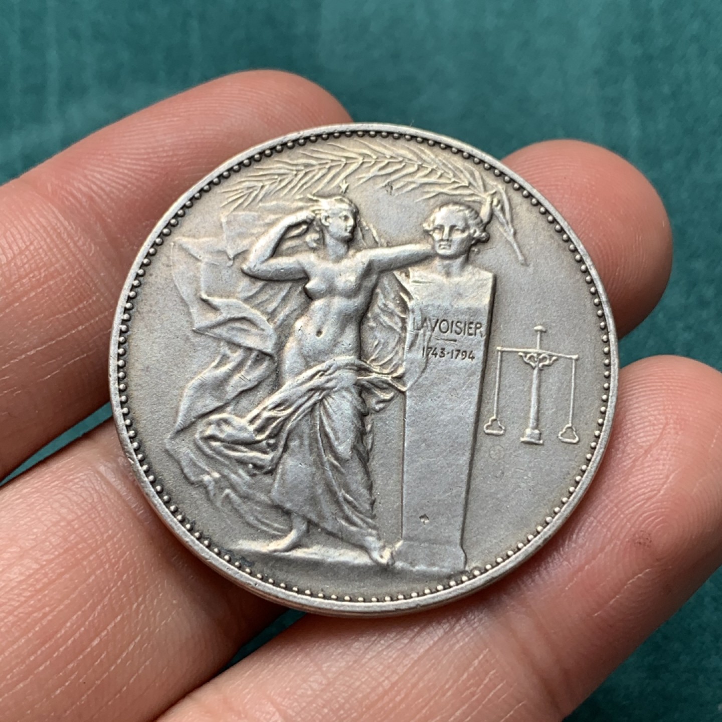 《竞宝斋》第167场-周日，周一，周四 3场 (全场包邮) 法国1936 圆jeton银，化学工业联合，底板丝滑，边铭AR，直径37mm，重24.16g